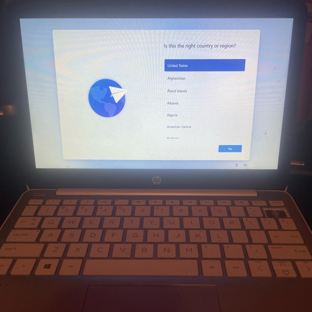 HP Stream 11-ak0035nr Intel Celeron N4000 1.1-2.6Ghz 4GB/32GB/11.6"